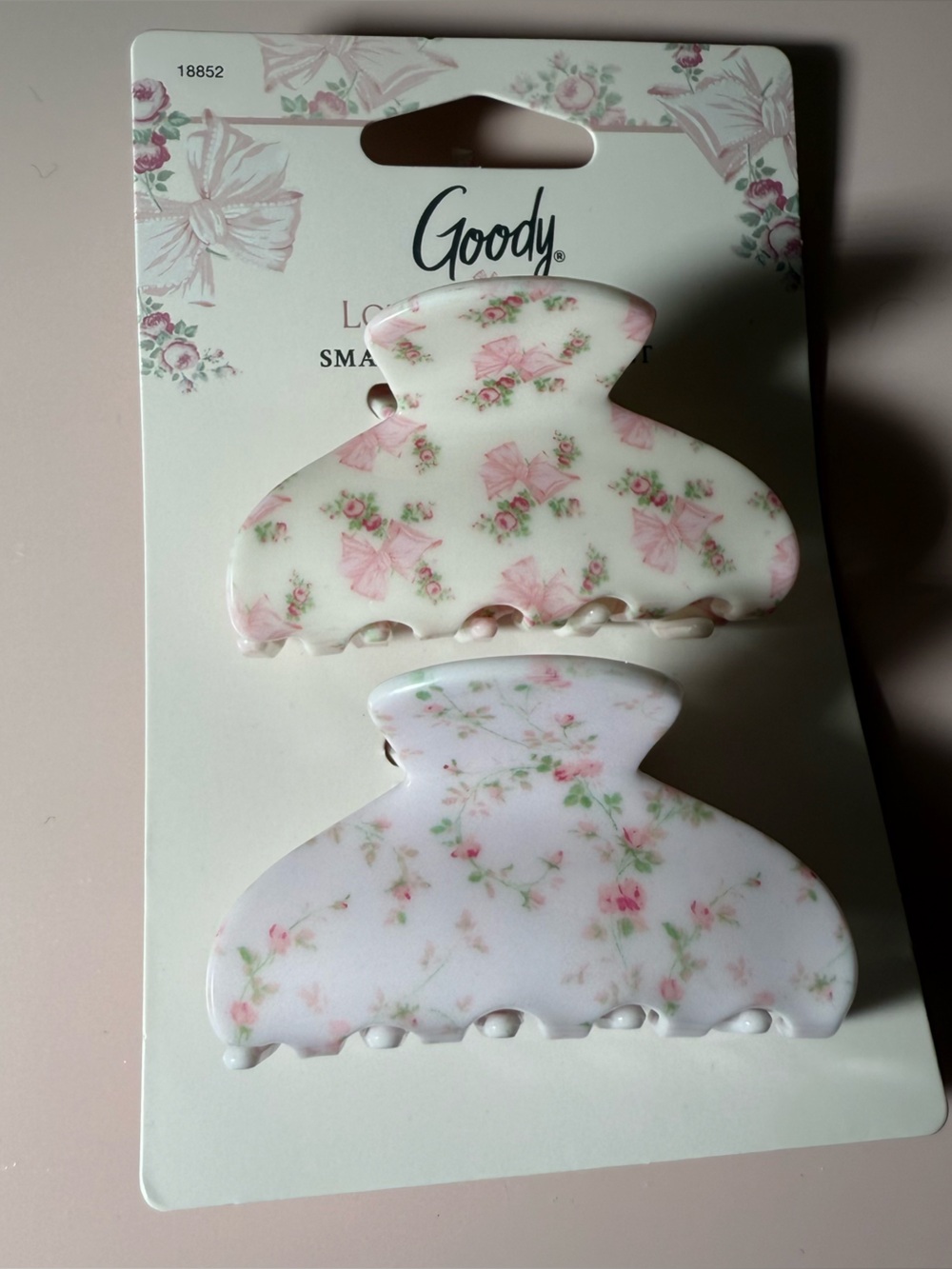 LOVESHACK FANCY X GOODY HAIR CLIPS